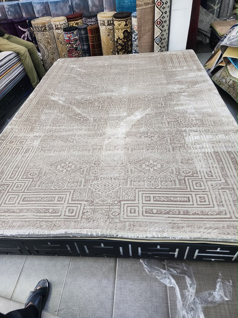 Luxury modern rug for homes in Lagos, Nigeria, available in multiple sizes for living rooms, bedrooms, dining areas, and stylish interiors.